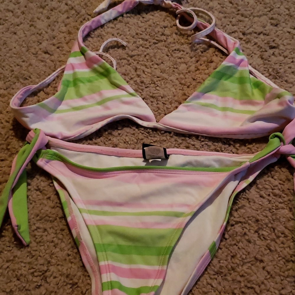 L.E.I. two piece swim suit. Size small